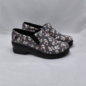 Klogs Footwear Womens Clogs Size 8.5 Dog Print Comfort Shoes Work Nursing Shoes